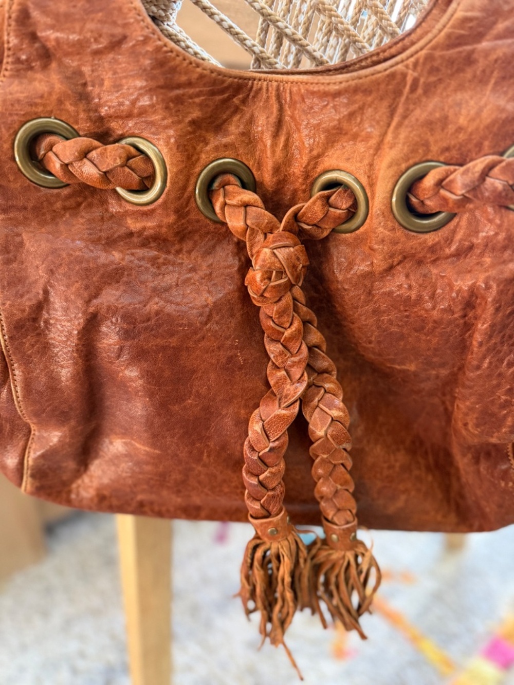 Kooba “Carla” light brown leather shoulder bag w/braiding detail & side pockets - Picture 4 of 12
